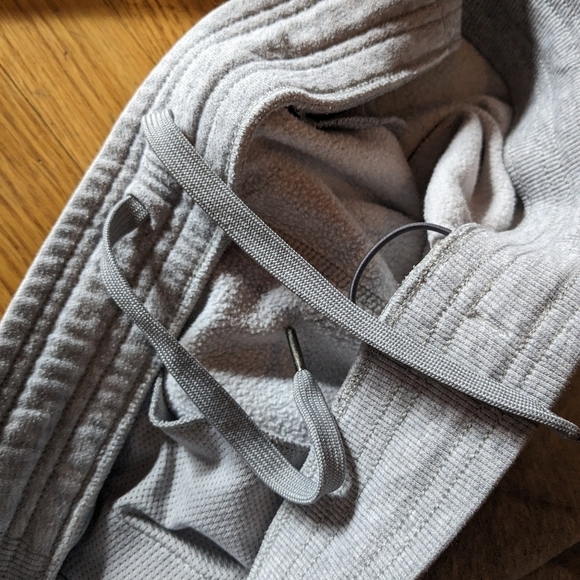 All in Motion Medium Gray Tapered Sweatpants w/ Drawstring & Zippered‎ Pockets - Picture 6 of 9